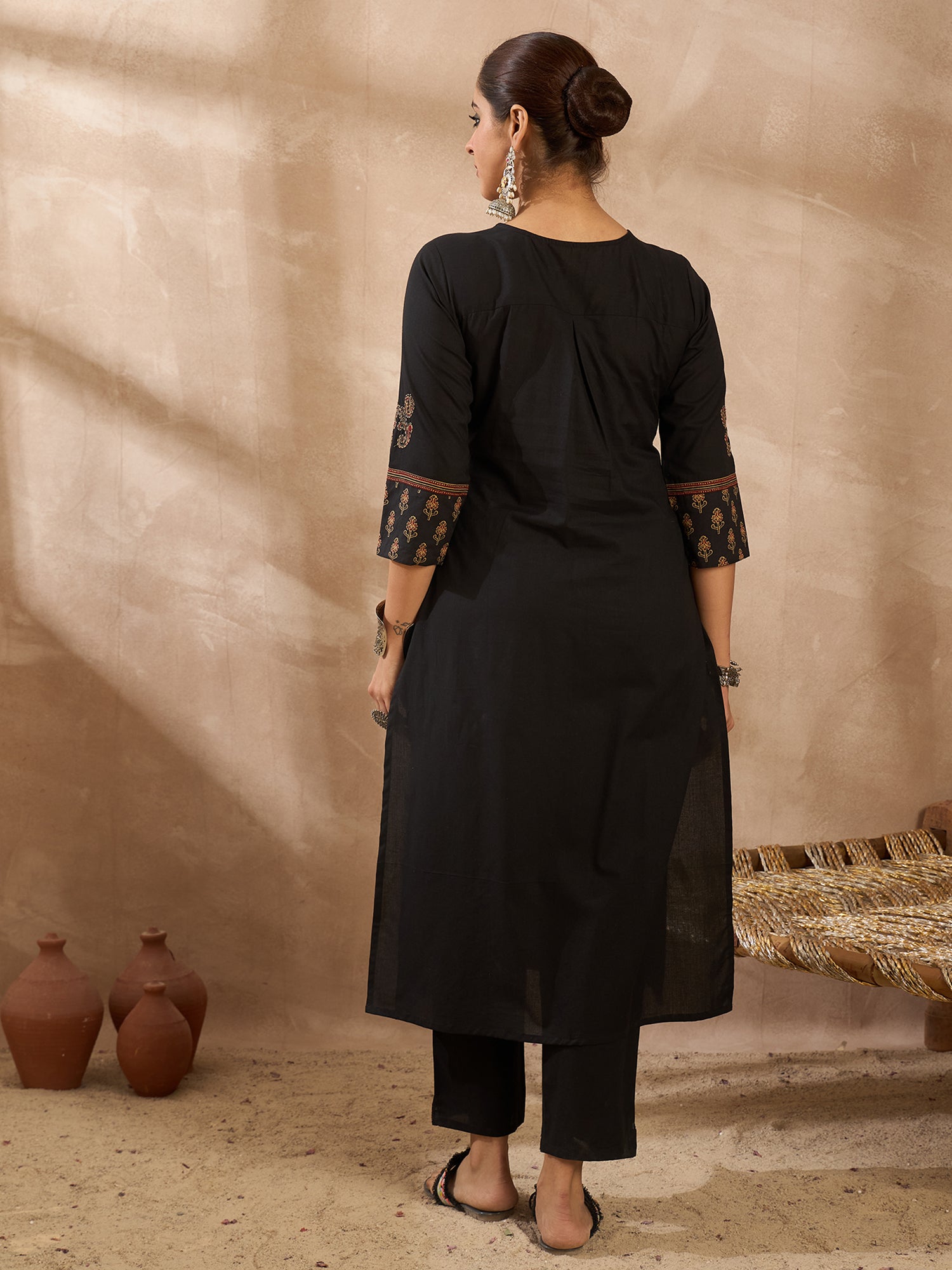 Color_Black