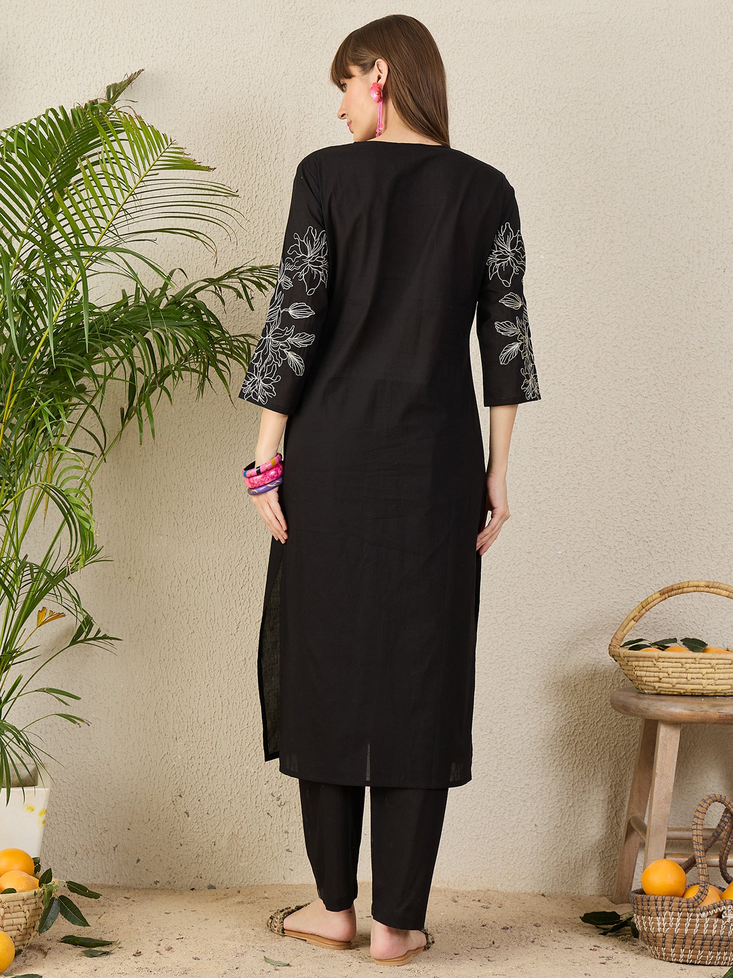Color_Black