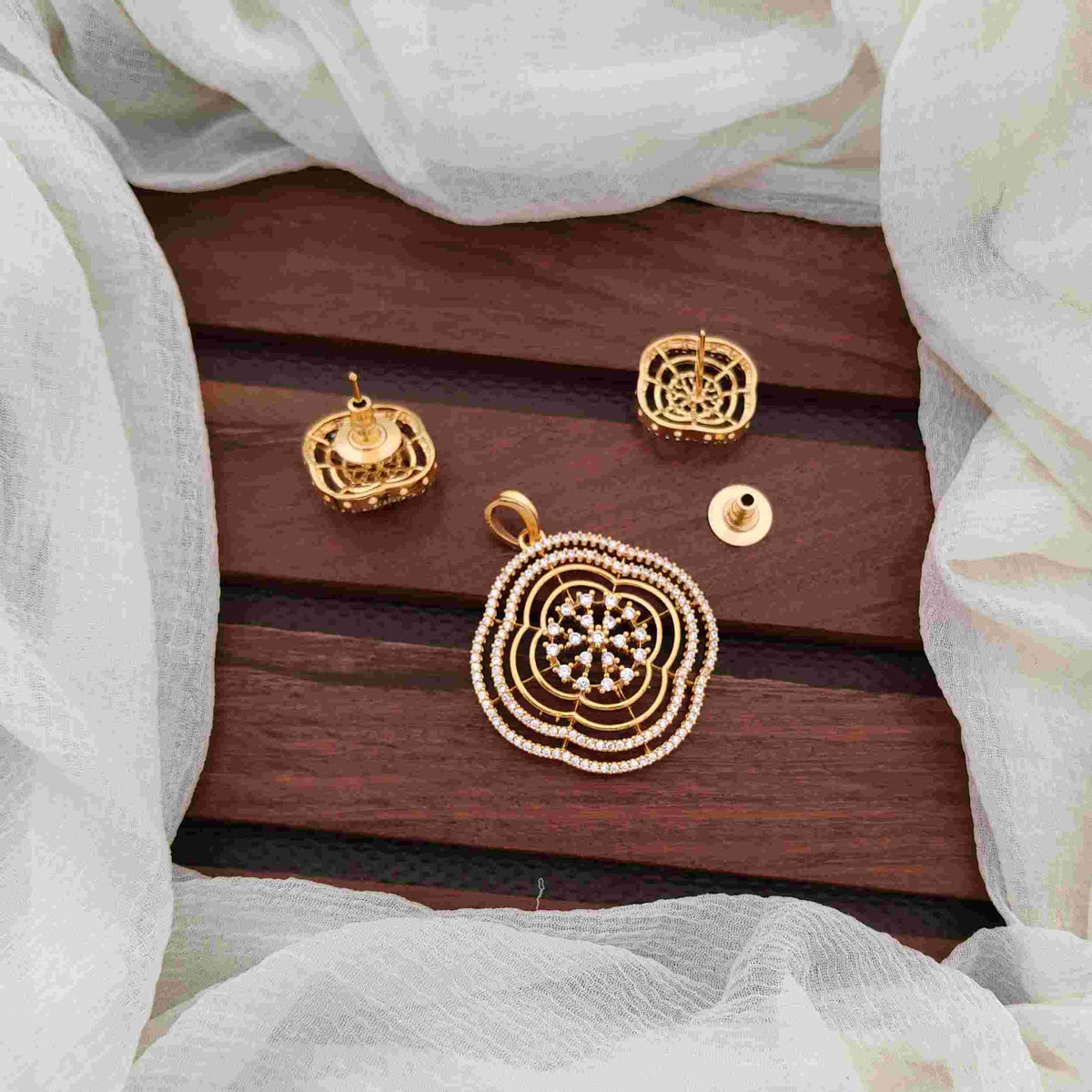 Women's Gold Finish Copper Alloy Pendant Set