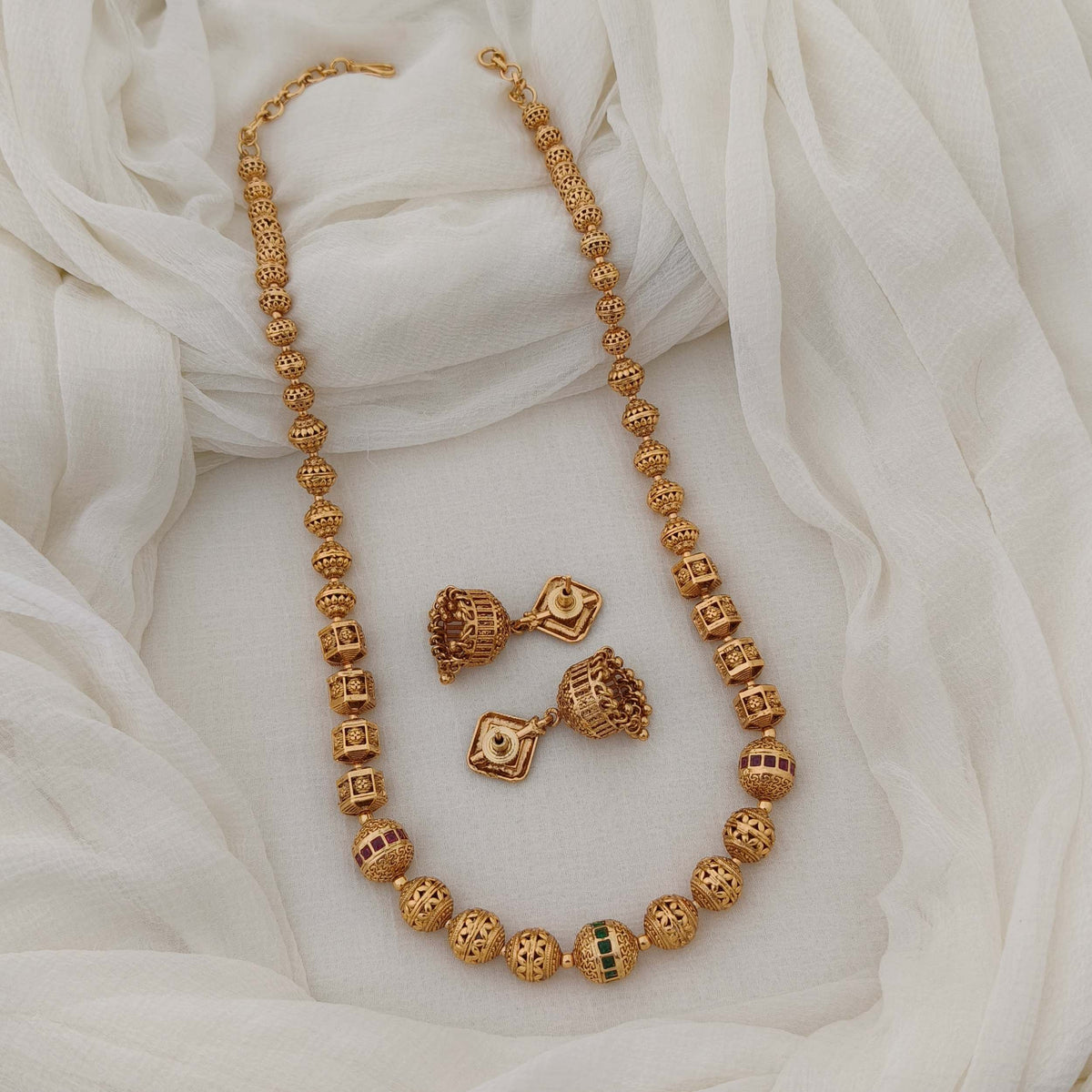 Women's Antique Gold Finish Copper Alloy Jewellery Set