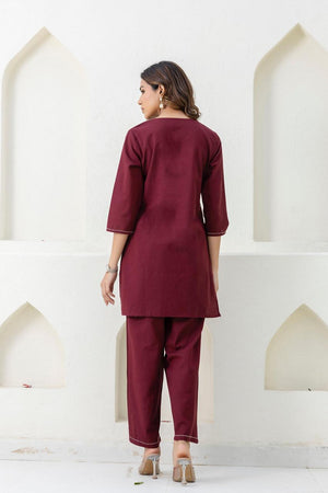Color_Maroon