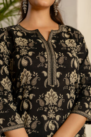 Color_Black