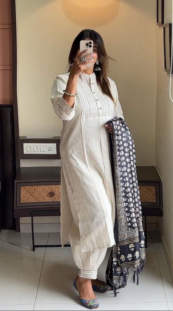 Women's Off-White Cotton Kurta Set with Printed Dupatta