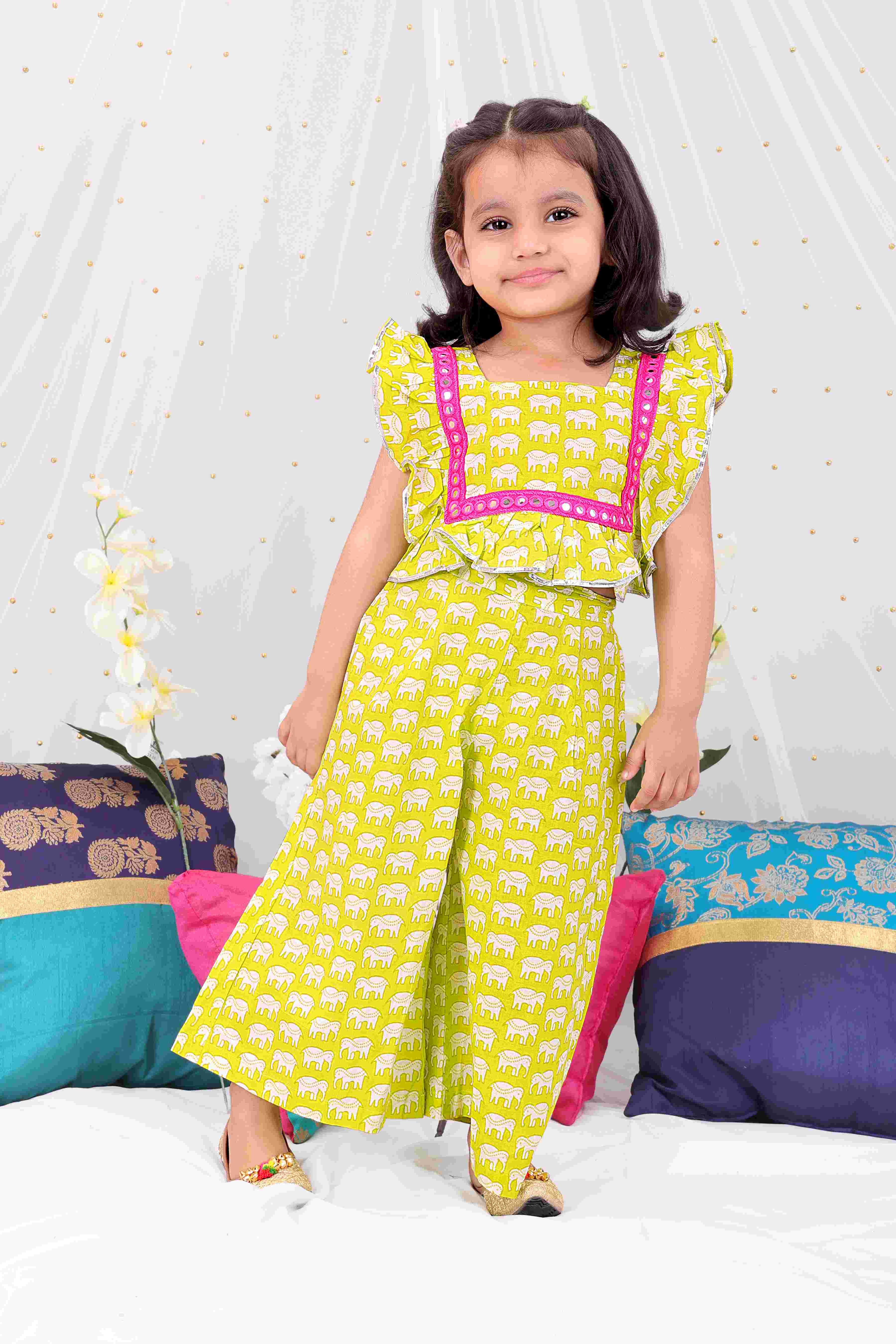 Girl's Elephant Print Plaz