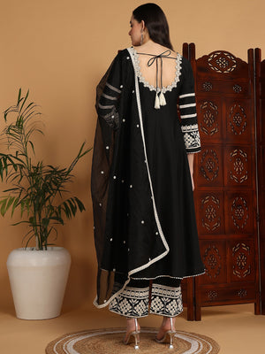 Color_Black