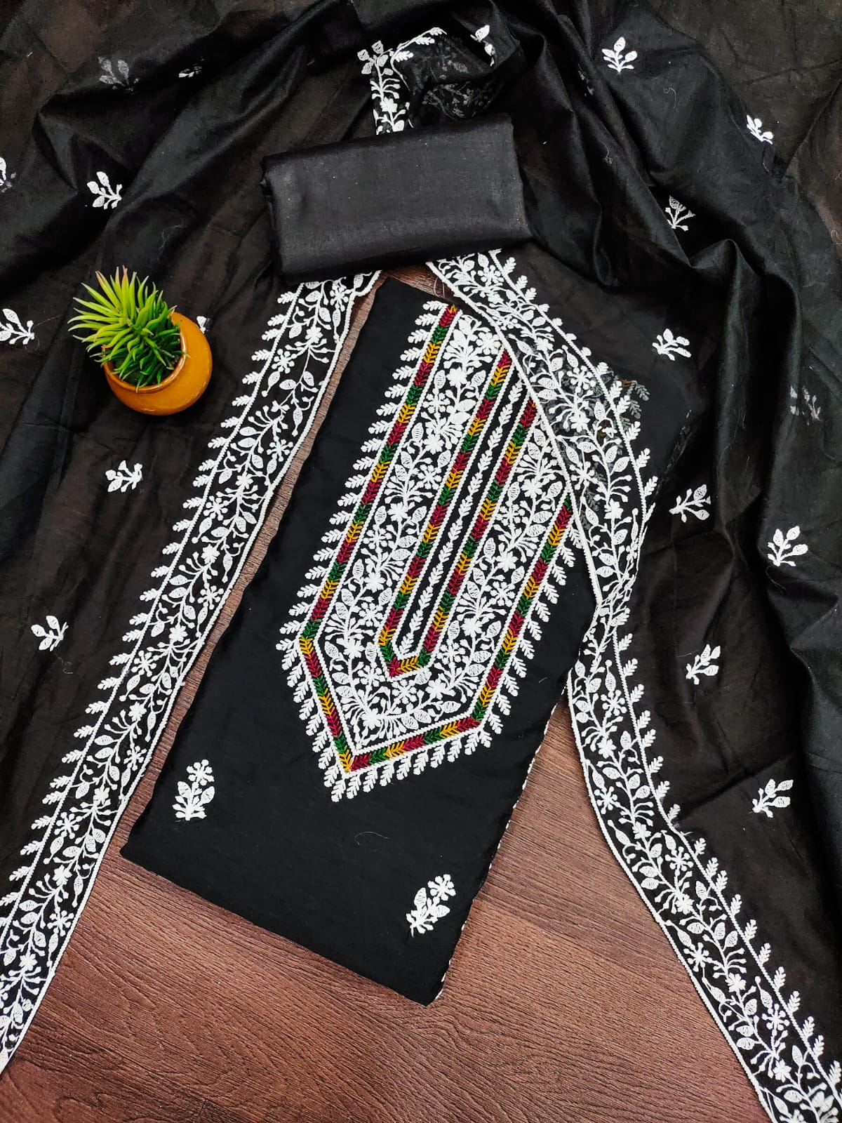 Color_Black