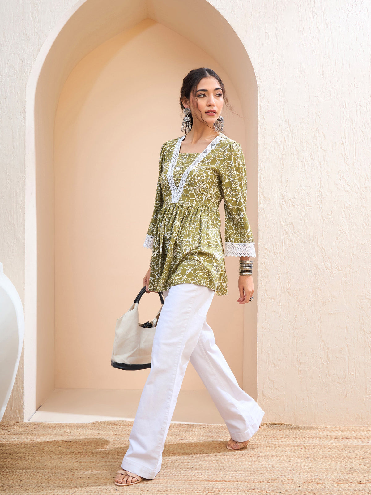 Women's Green Floral V-Neck Peplum Kur