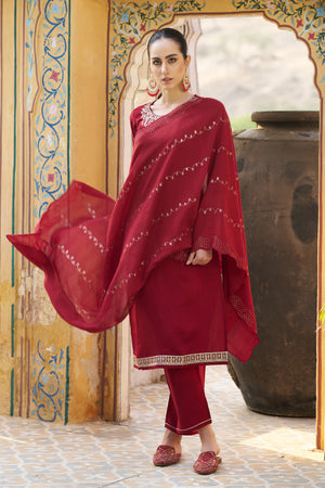 Color_Maroon