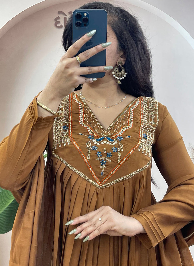Color_BROWN