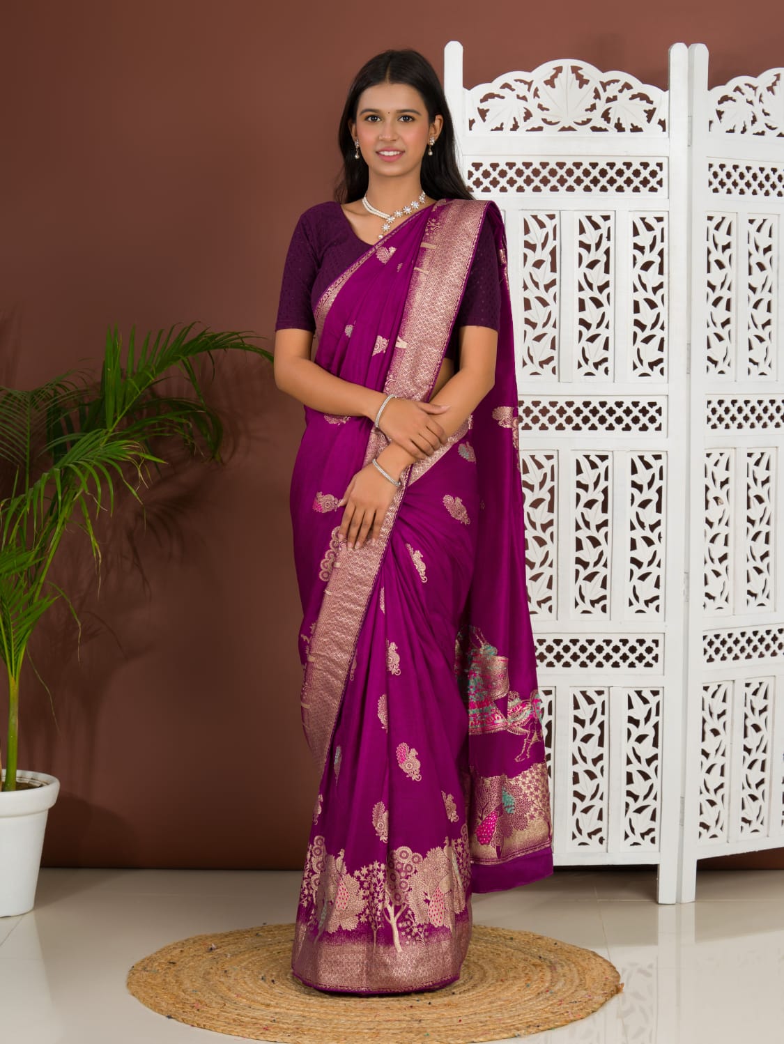 Women's Munga Silk Banarsi Zari Weaving With Havey Pallu Saree DC