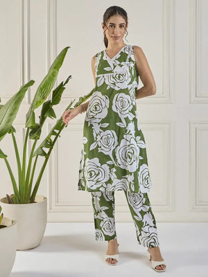 winered-women-green-lace-detailing-yoke-co-ord-set