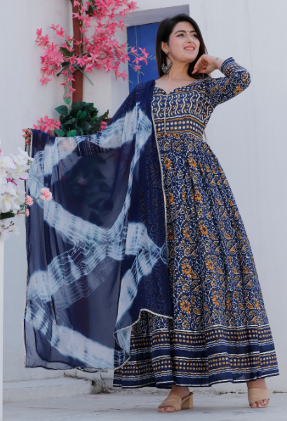 Women's Feel Fresh And Fabulous In Our Floral Printed Gown Set