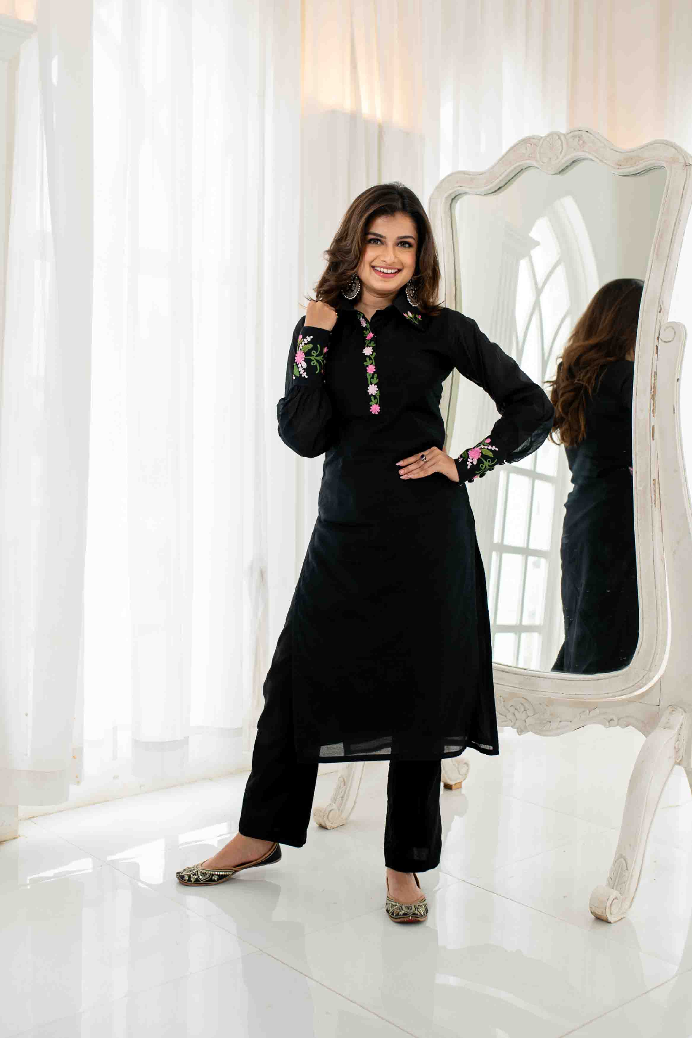 Women's Black Chanderi Embroidered Kurta Set