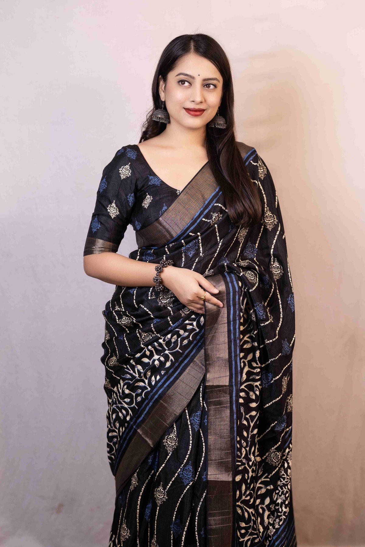 Women's Black Silk Cotton Woven Saree