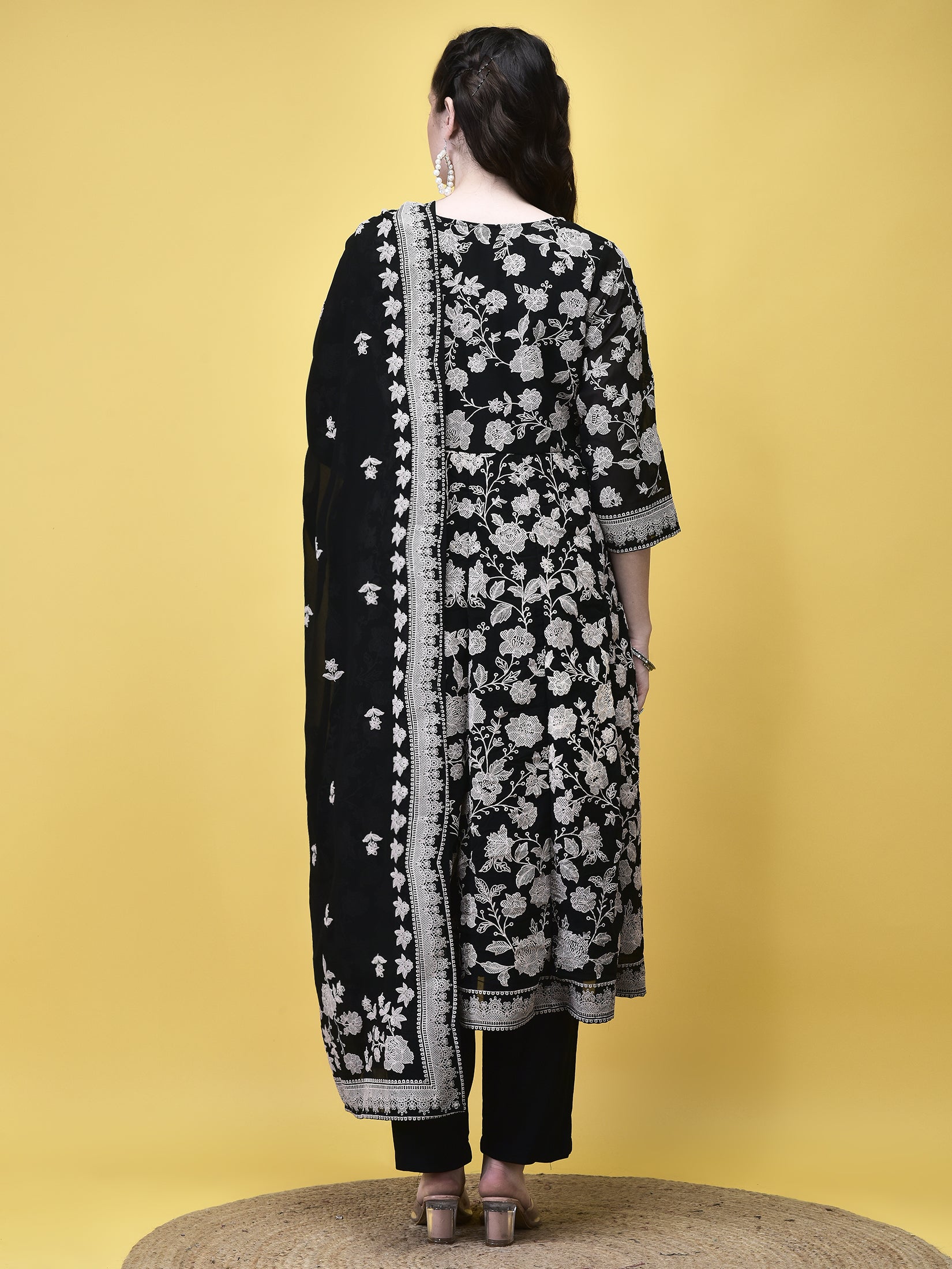 Color_Black