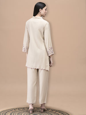 Color_Beige
