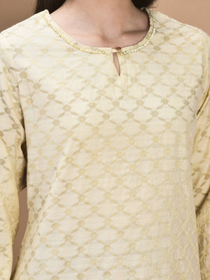Color_Beige