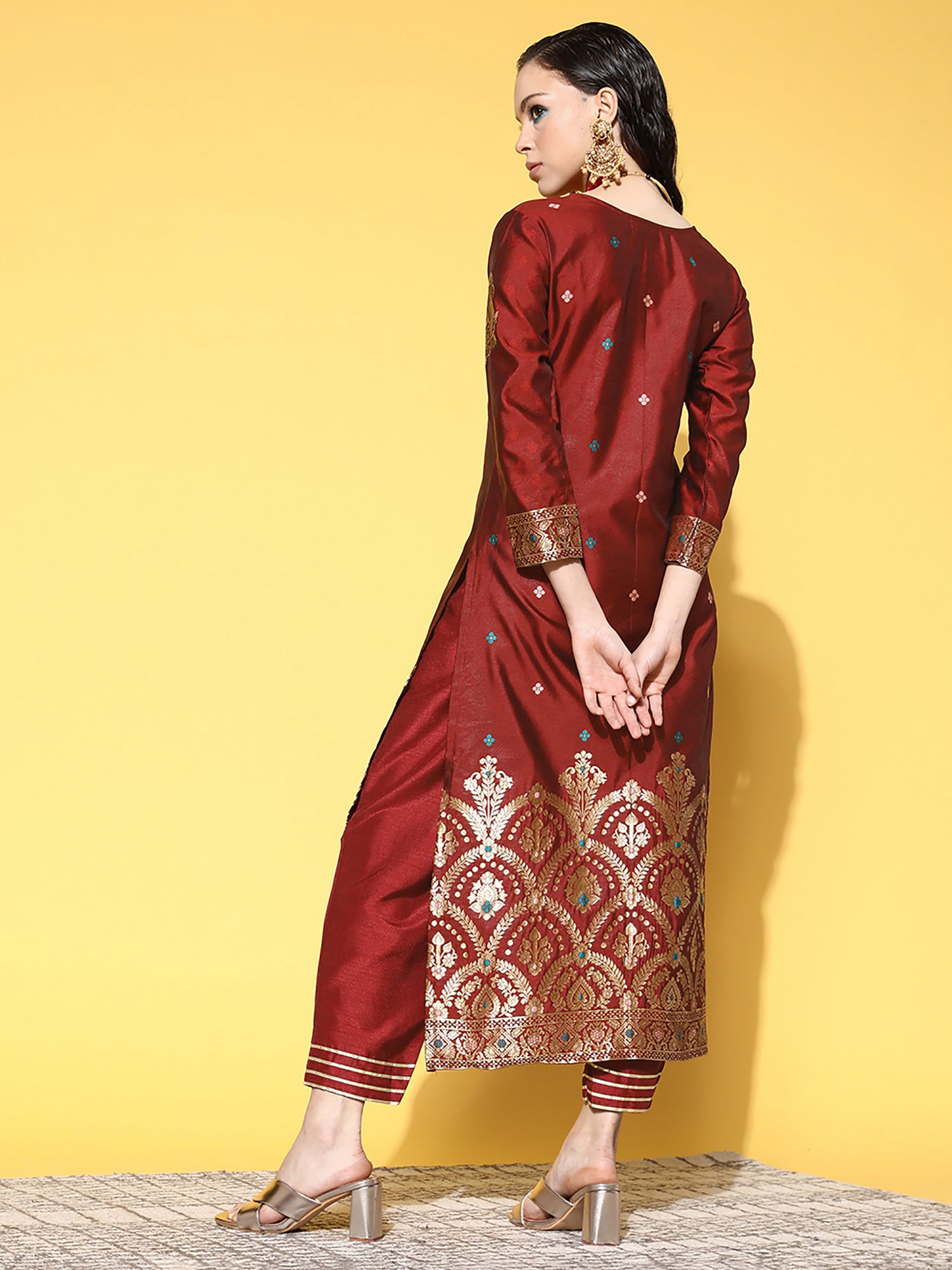 Color_Maroon