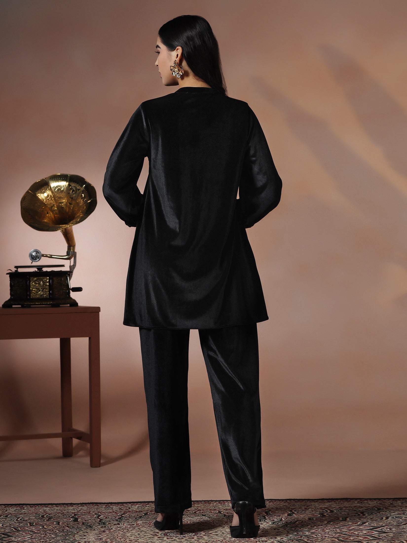 Color_Black