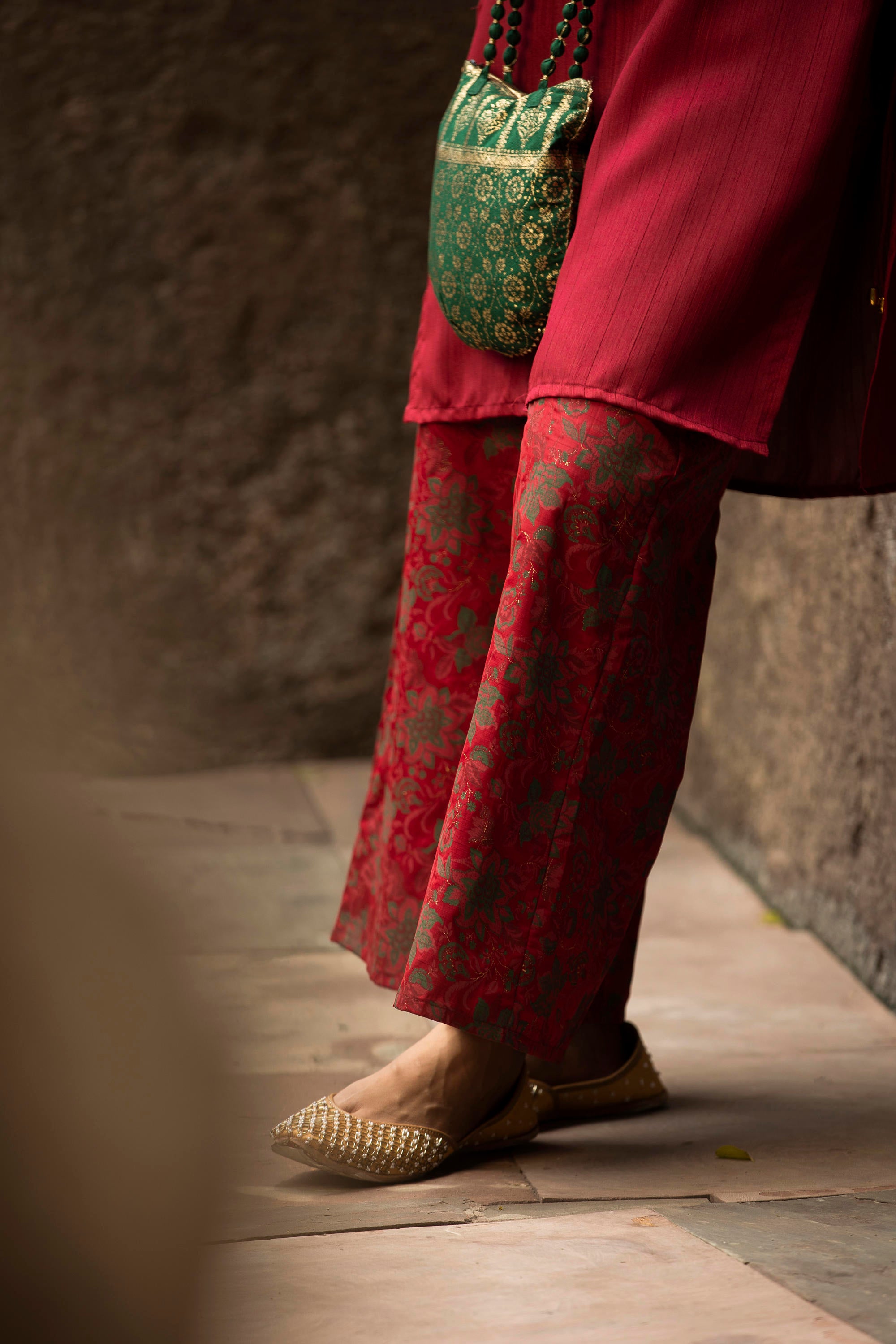 Color_Maroon