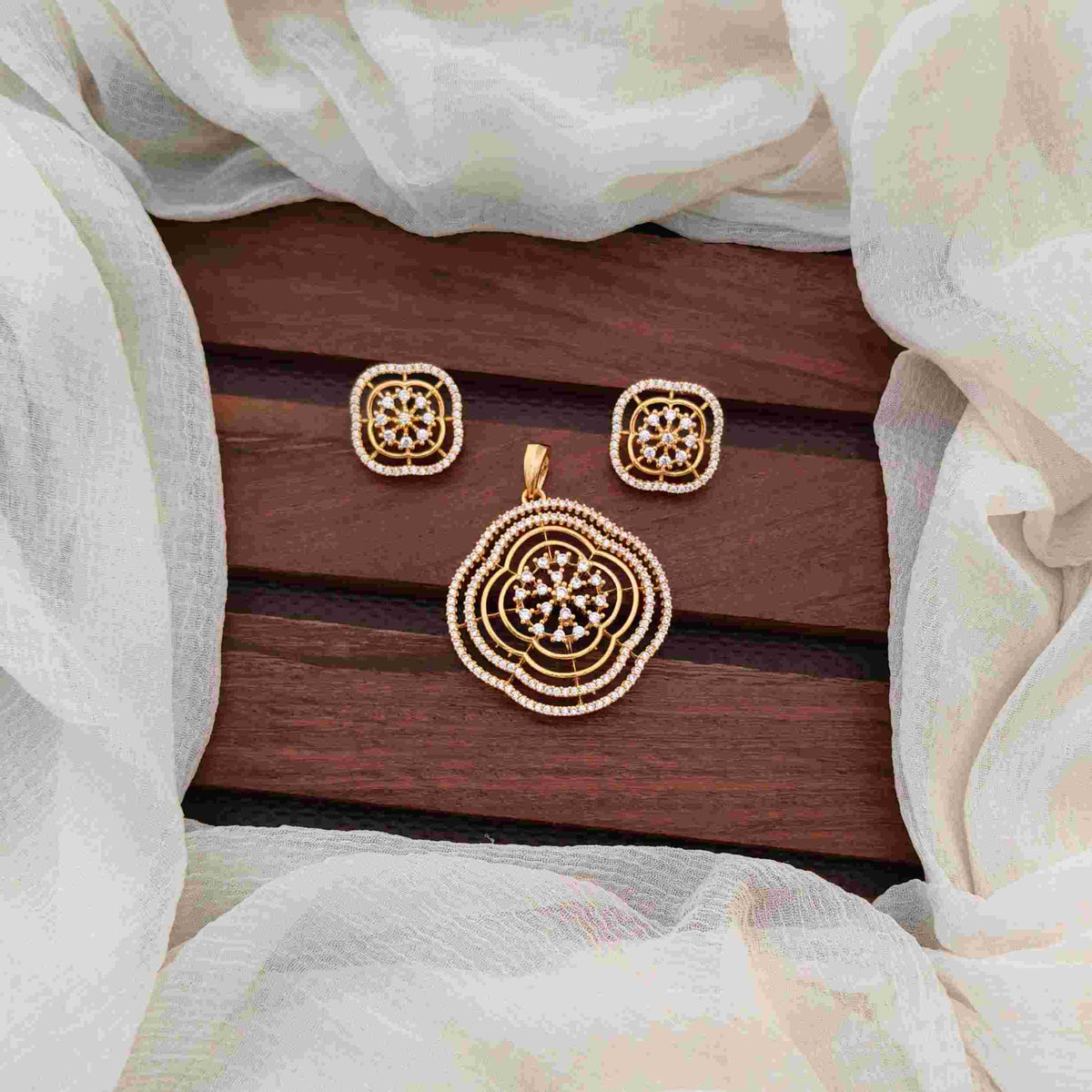 Women's Gold Finish Copper Alloy Pendant Set