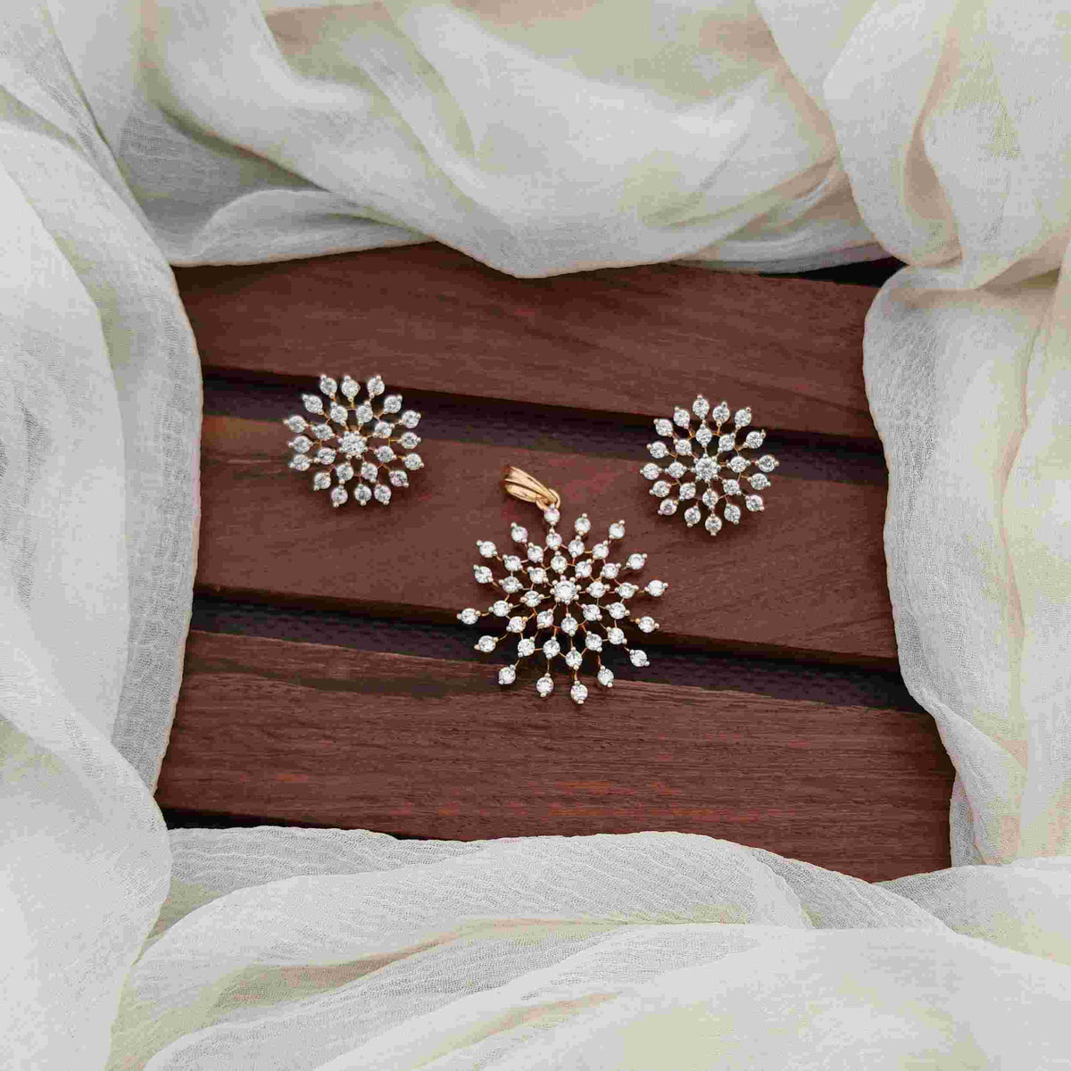 Women's Gold Finish Copper Alloy Pendant Set