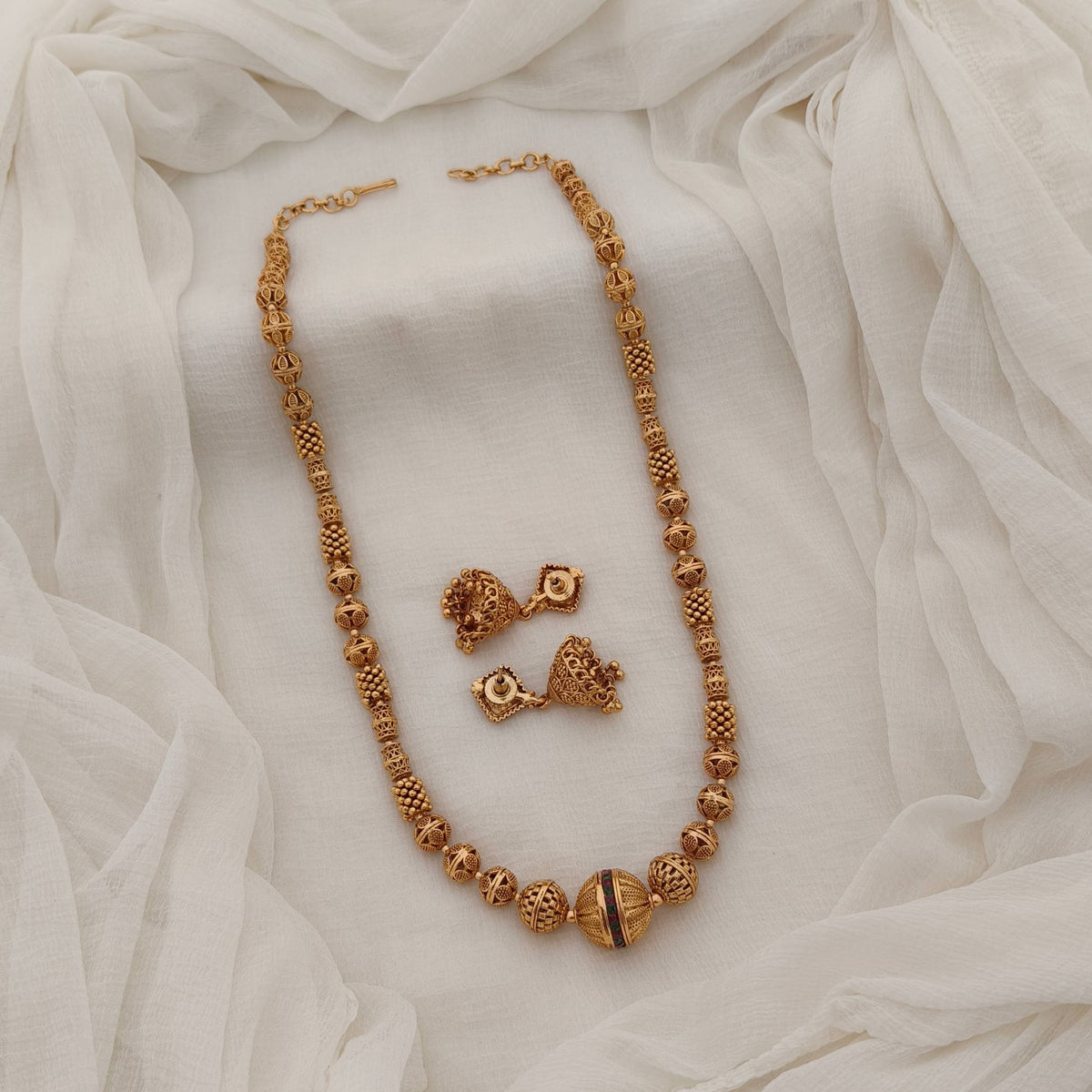 Women's Antique Gold Finish Copper Alloy Jewellery Set