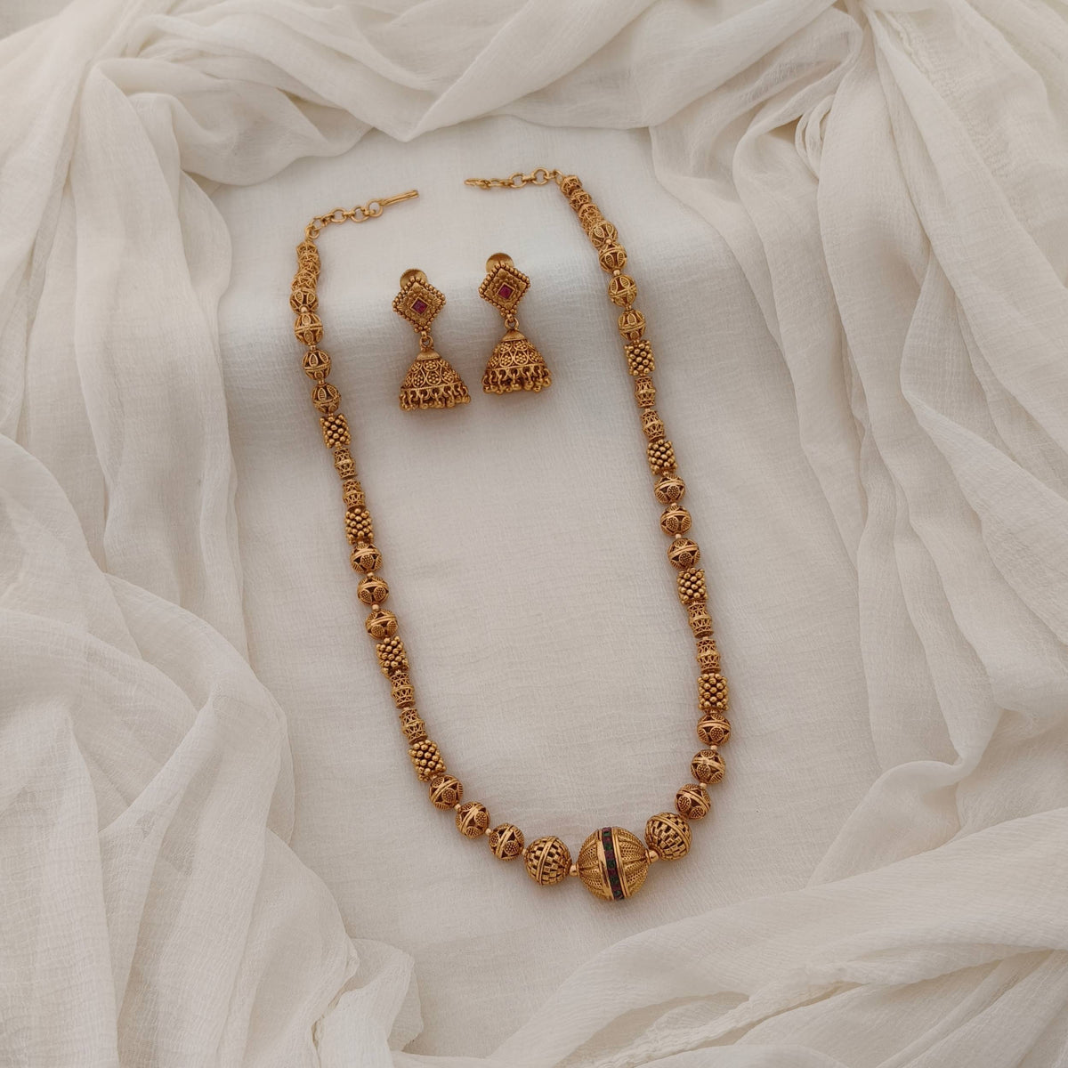 Women's Antique Gold Finish Copper Alloy Jewellery Set