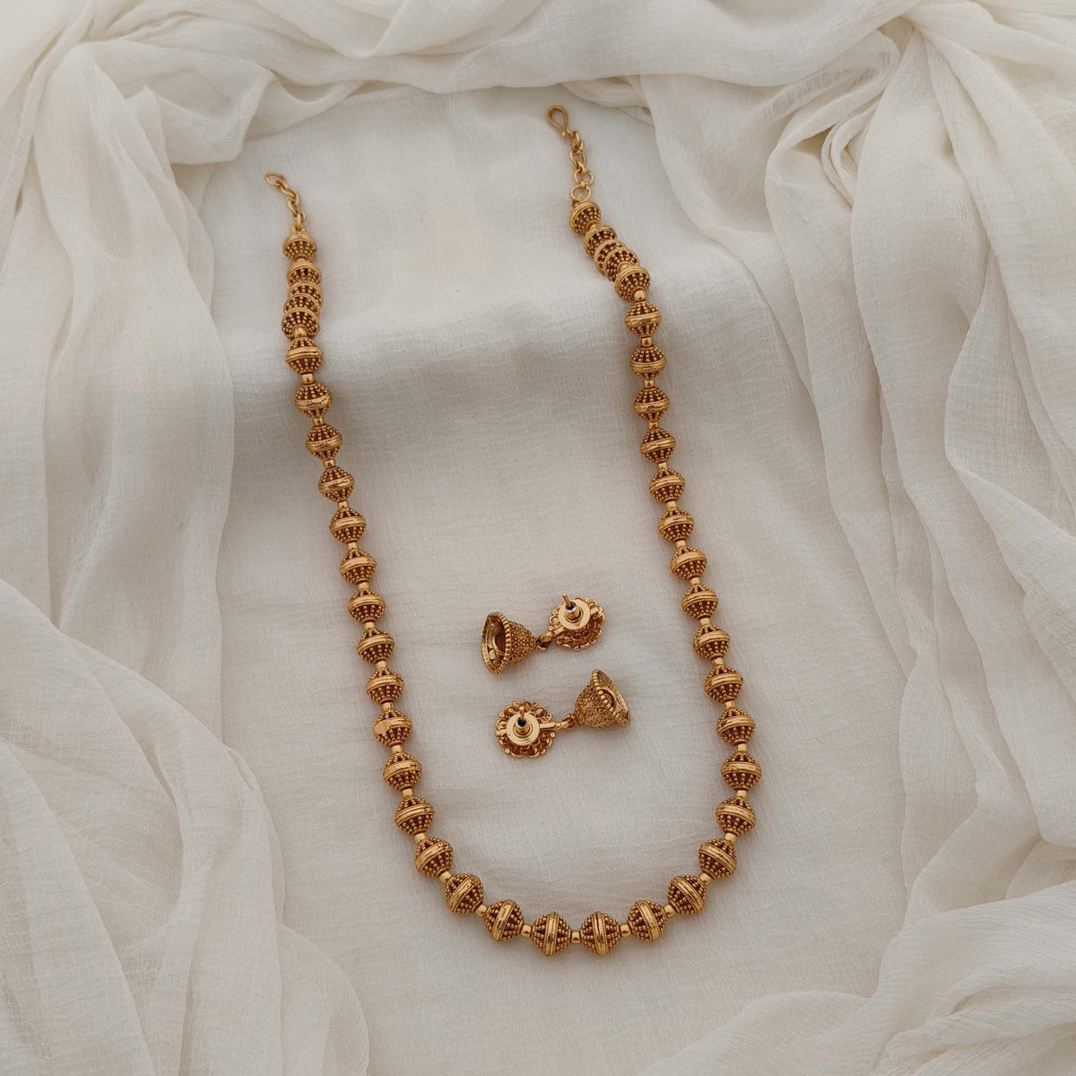 Women's Antique Gold Finish Copper Alloy Jewellery Set