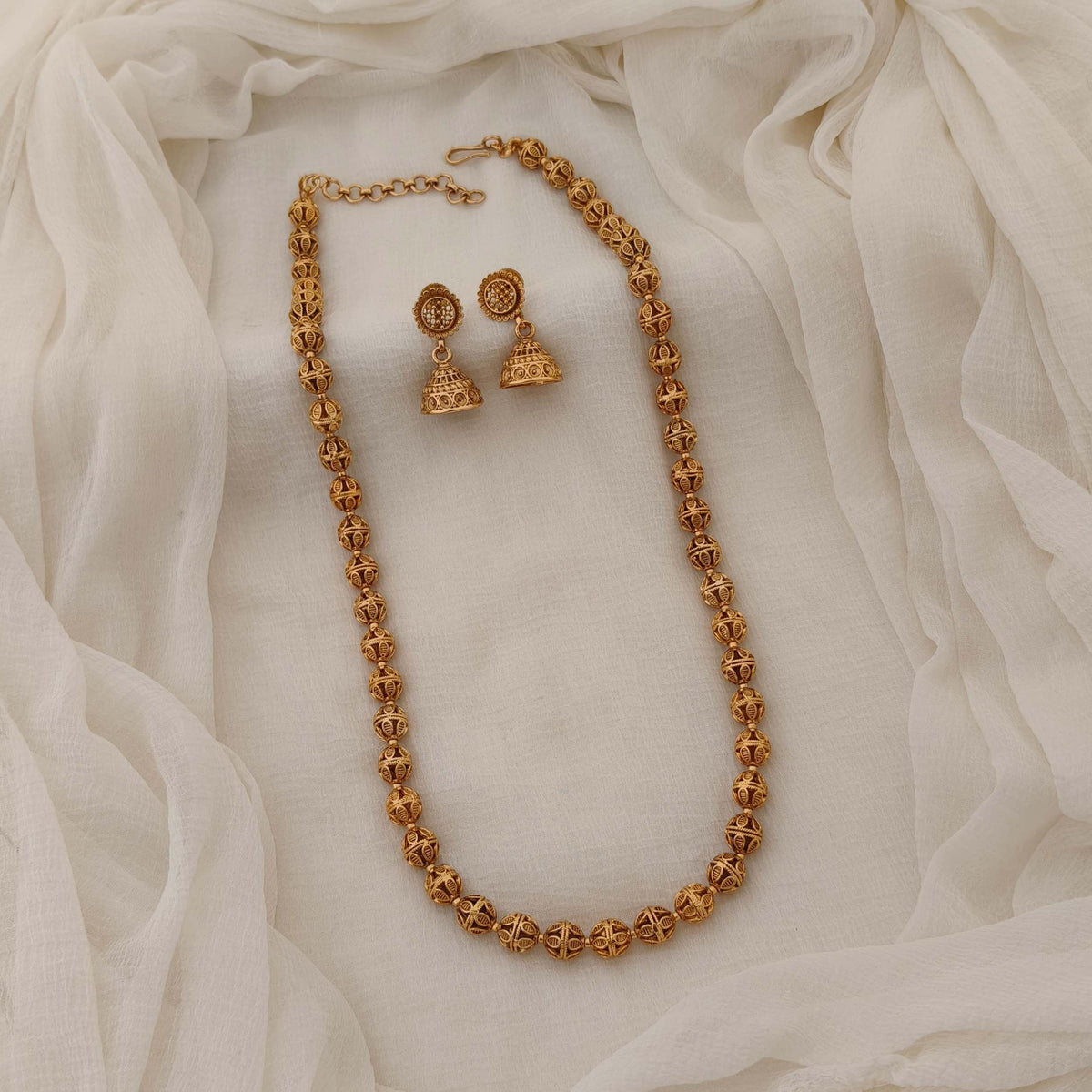 Women's Antique Gold Finish Copper Alloy Jewellery Set