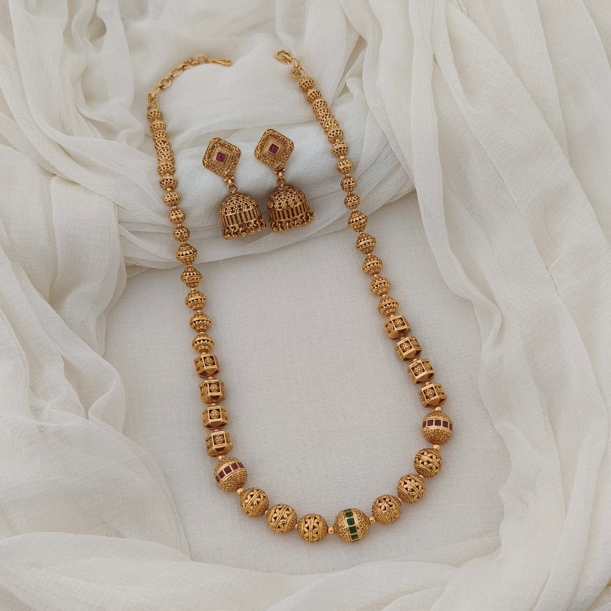 Women's Antique Gold Finish Copper Alloy Jewellery Set