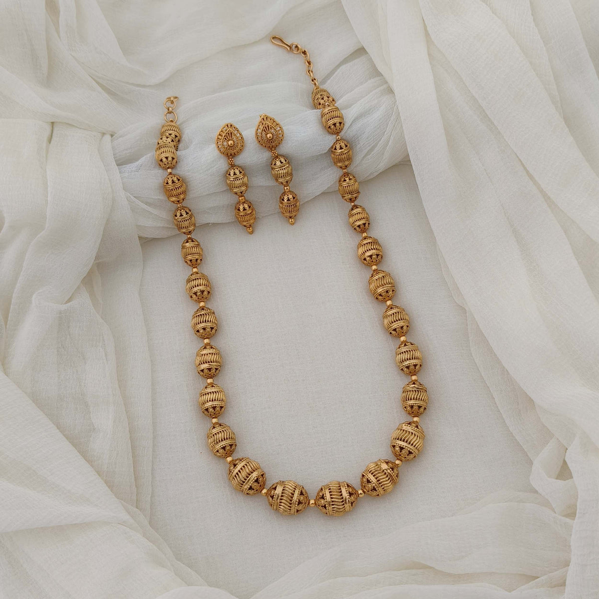 Women's Antique Gold Finish Copper Alloy Jewellery Set