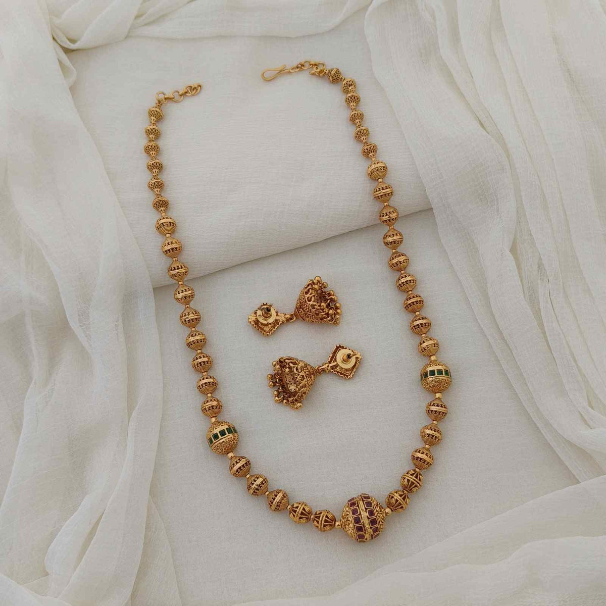 Women's Antique Gold Finish Copper Alloy Jewellery Set