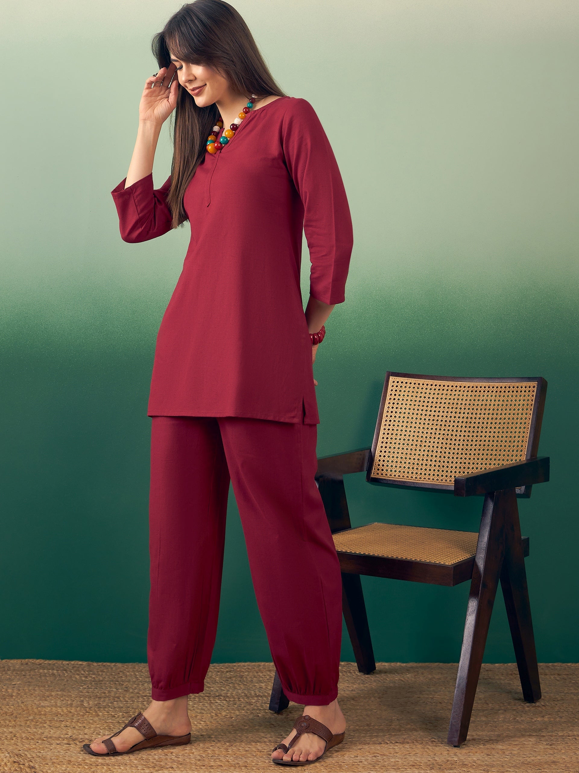 Women's Burgundy Solid V Neck Short Kurta Pant Set