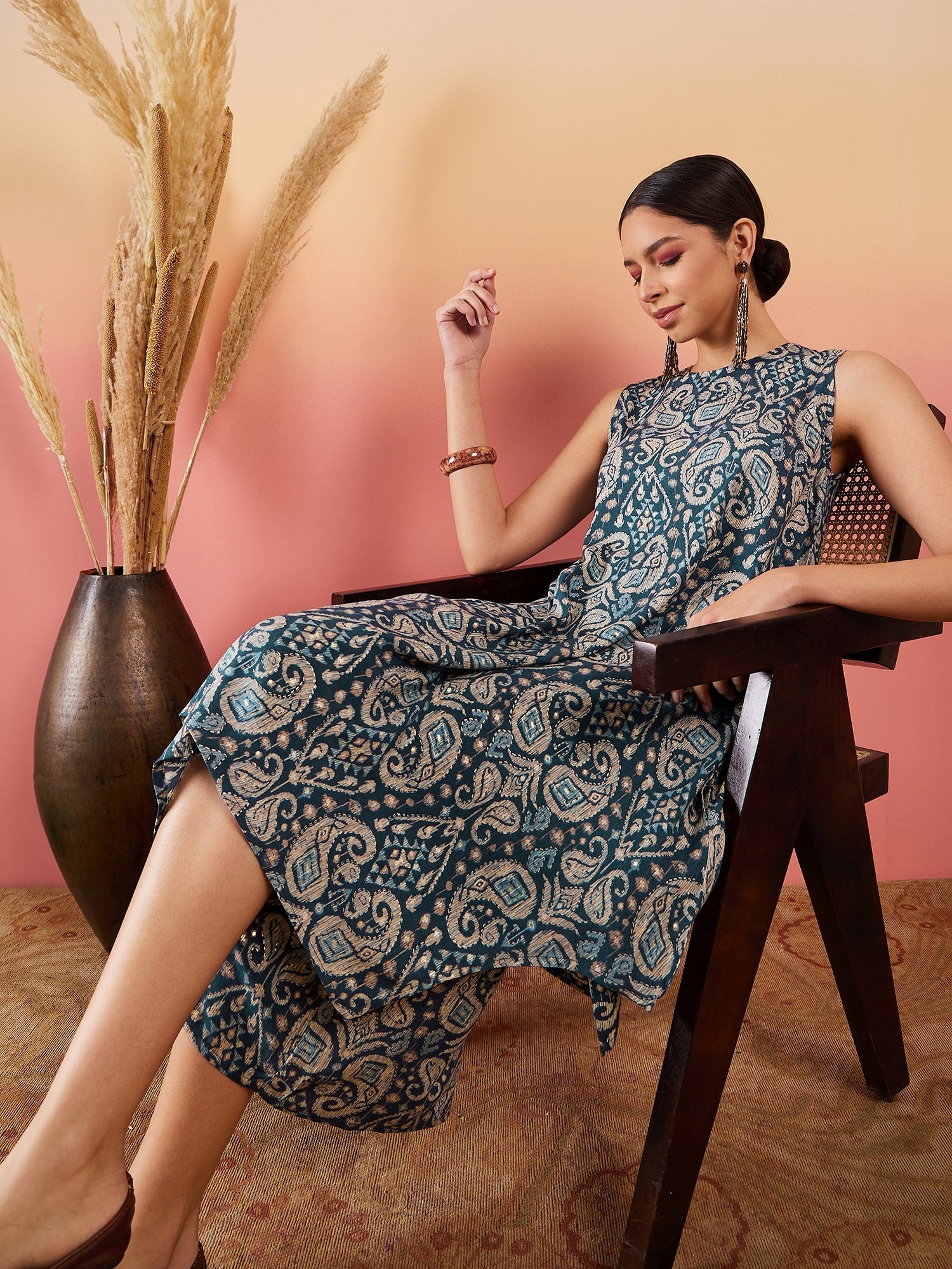 Women's Slate Grey Paisley Round Neck Kurta Short Palazzo Set
