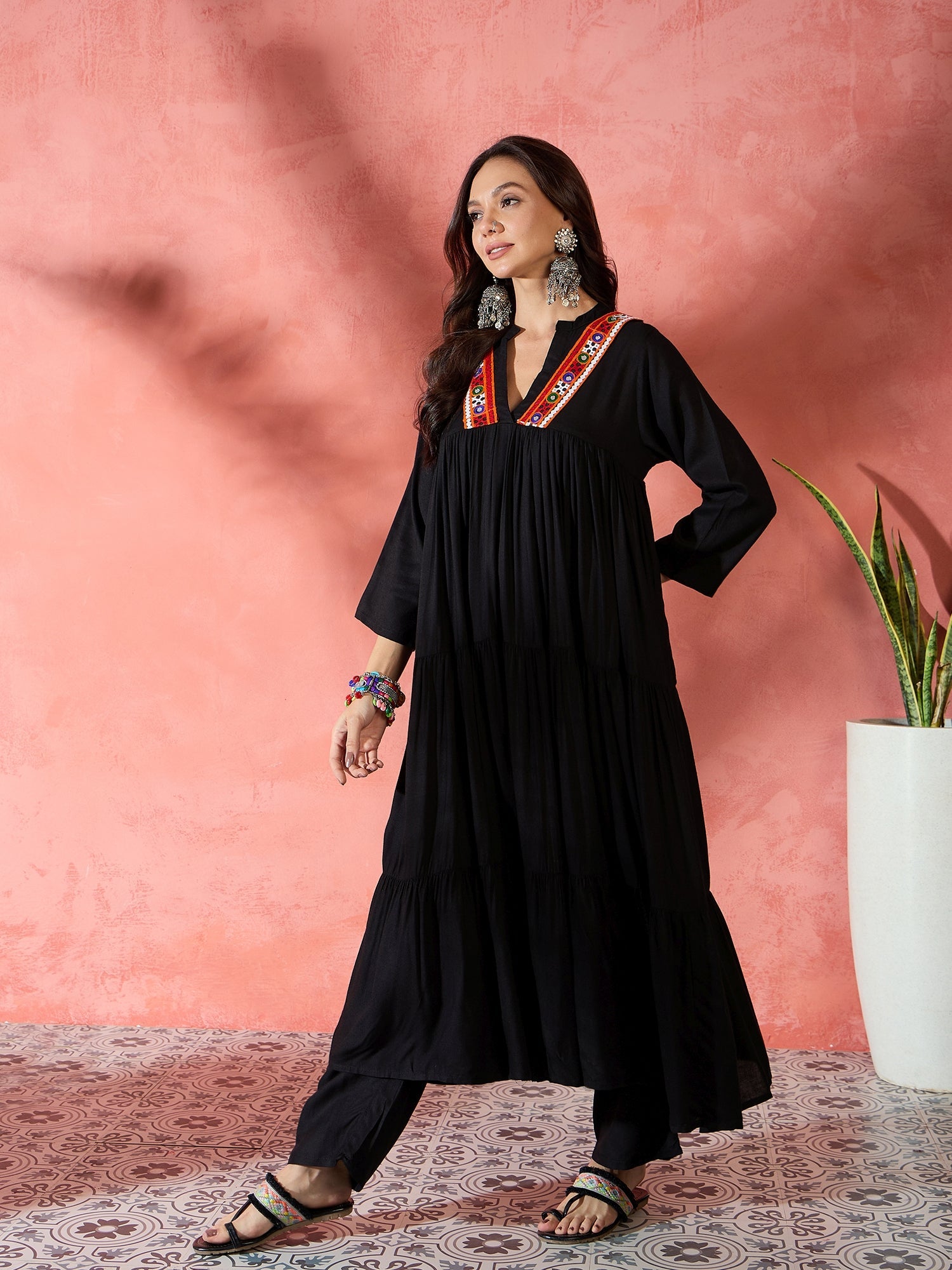 Women's Black Solid Flared Lace Kurta Pant Set