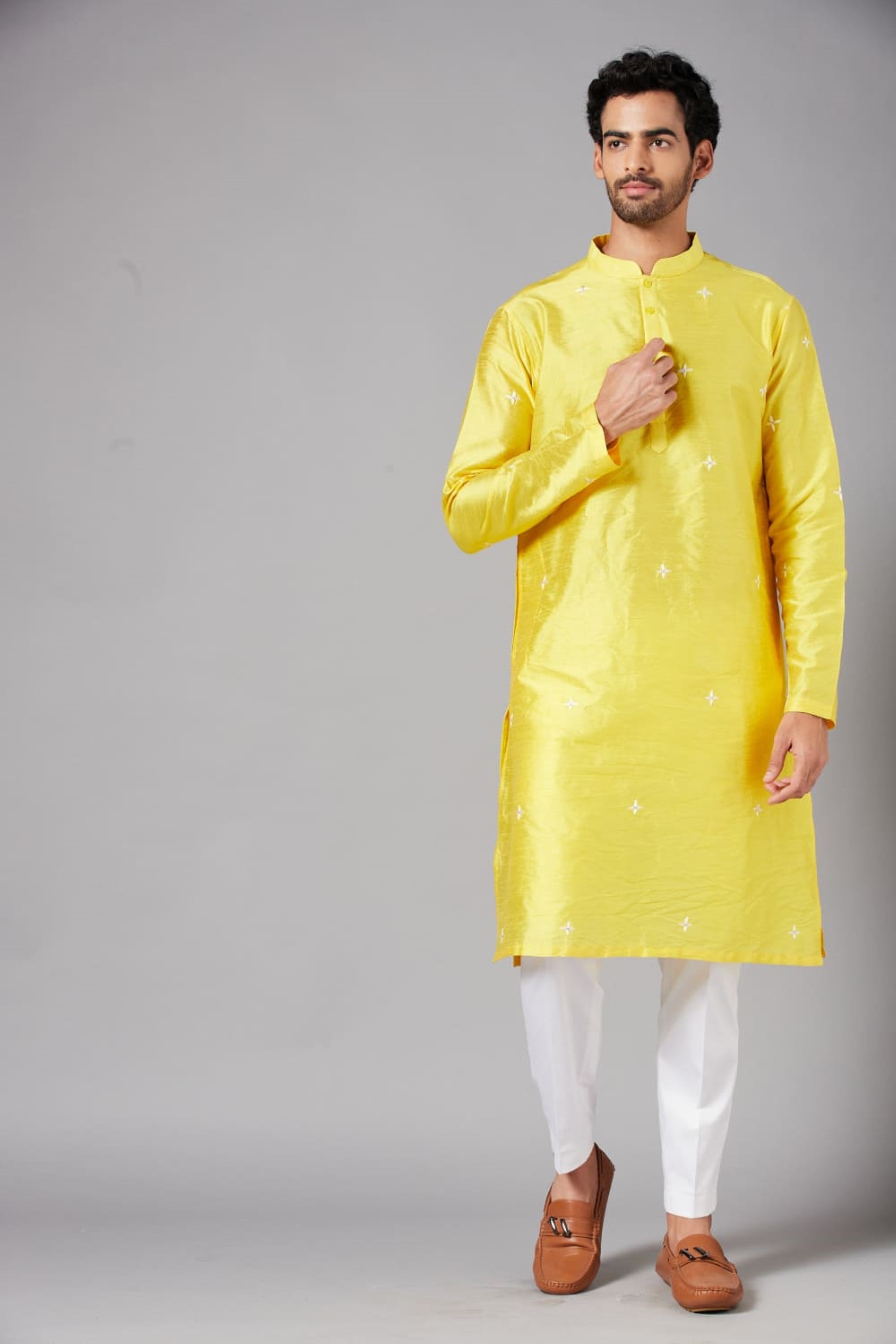 Men's Yellow Color Saanjh Yellow Embroidered Kurta With Mirror Details Cotton