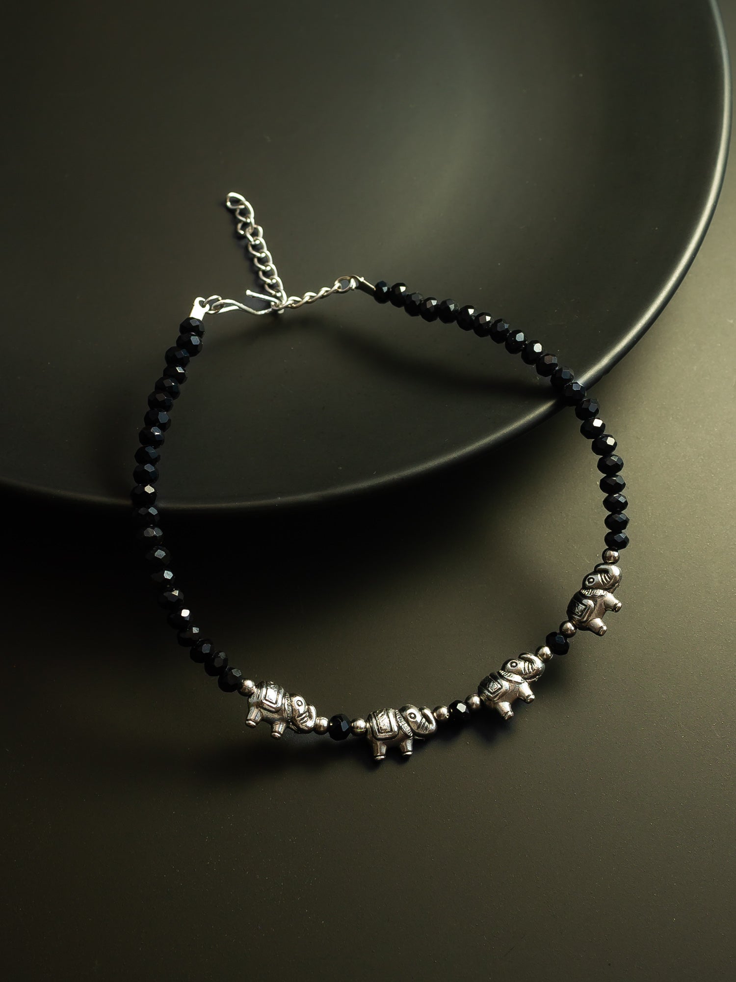 Color_Black