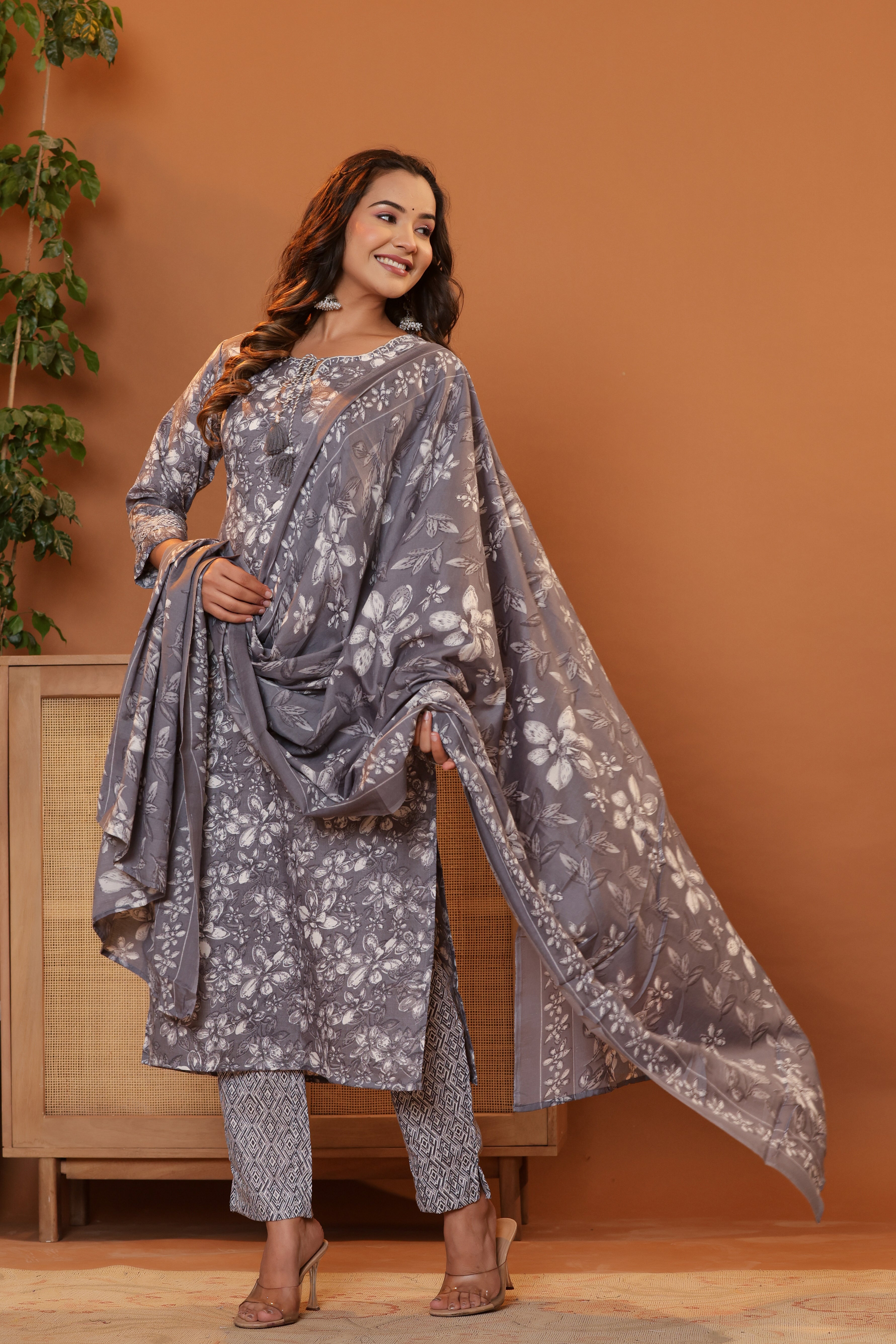 Color_Grey