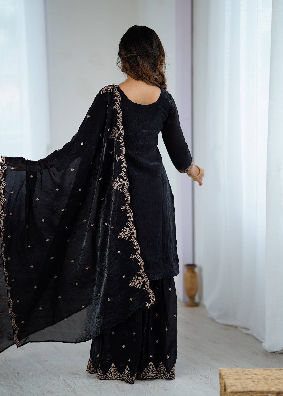 Color_Black
