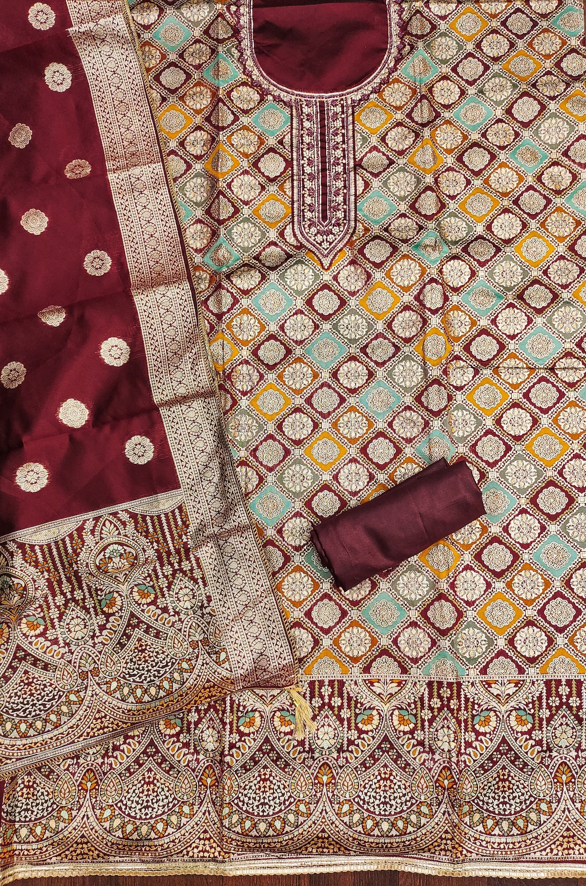 Color_Maroon