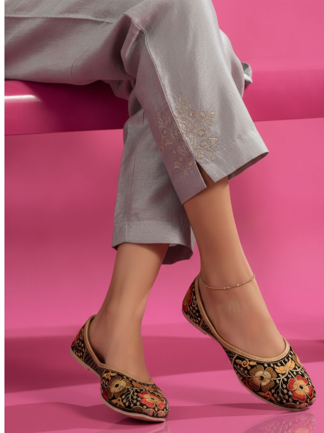 Women's Beige Indian Ethnic Punjabi Jutti Mojari Footwear