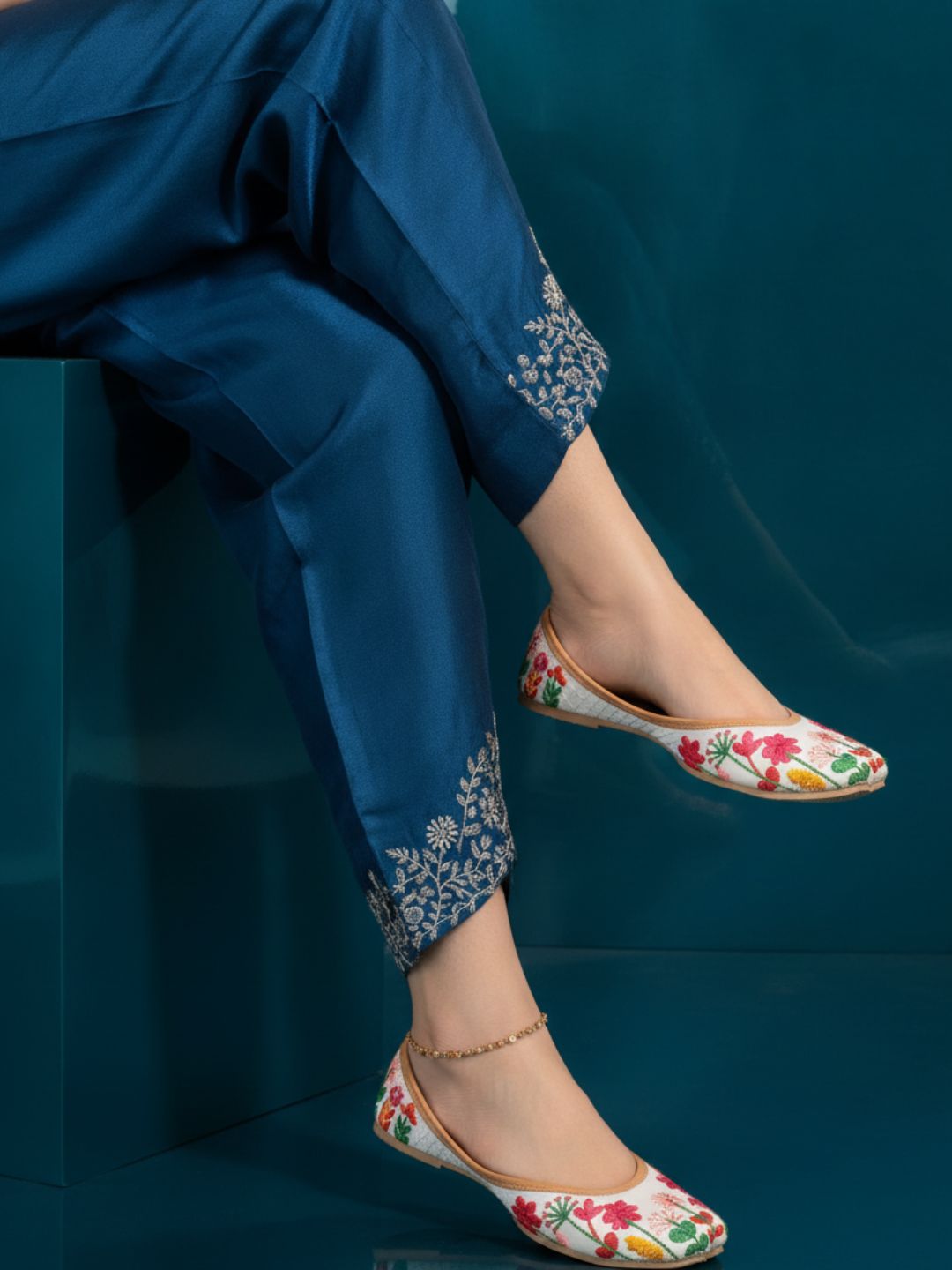 Women's Multi Color Indian Ethnic Punjabi Jutti Mojari Footwear