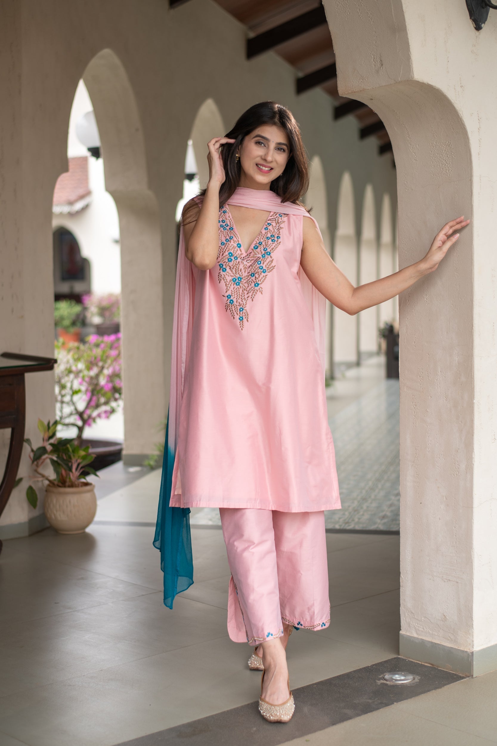 Women's Powder Pink Emb Kurta Set