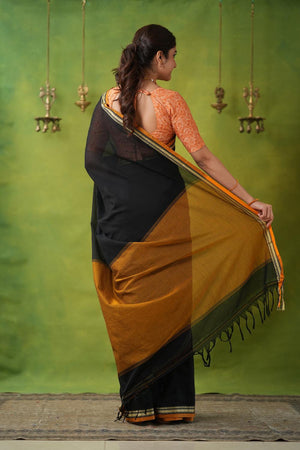 Color_Black