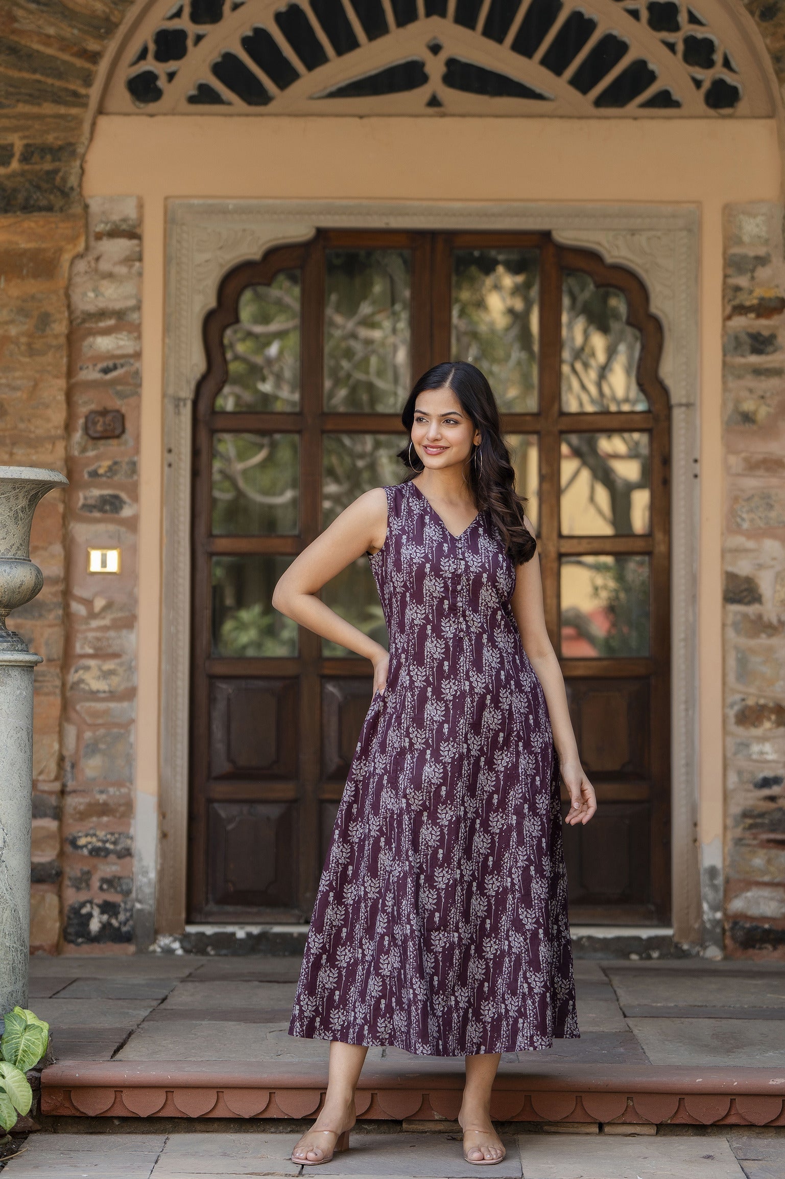 Women's Burgundy Abstract Printed Sleeveless Midi Dress