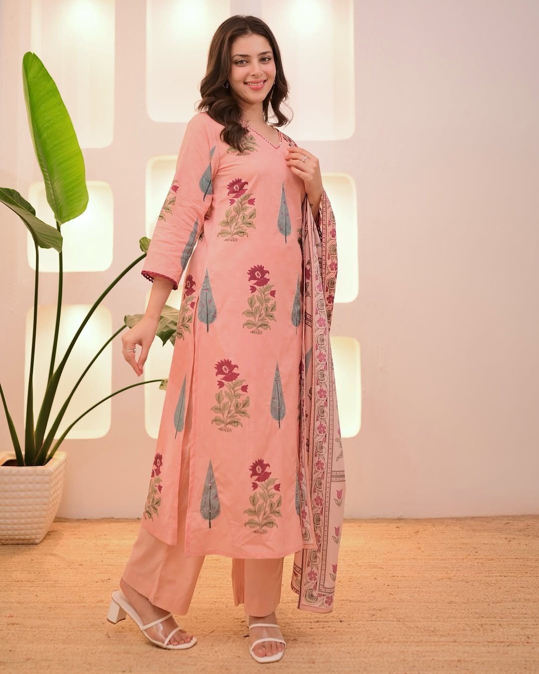 Women's Peach Floral Printed Cotton Kurta Pant Set With Dupatta