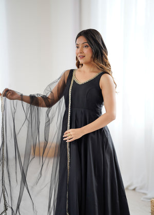 Color_Black
