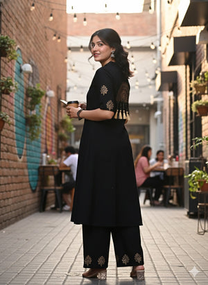 Color_Black