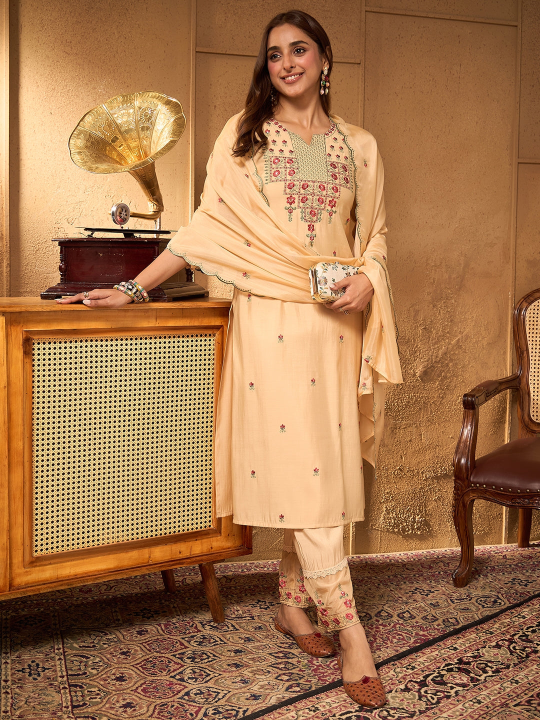 Color_Beige